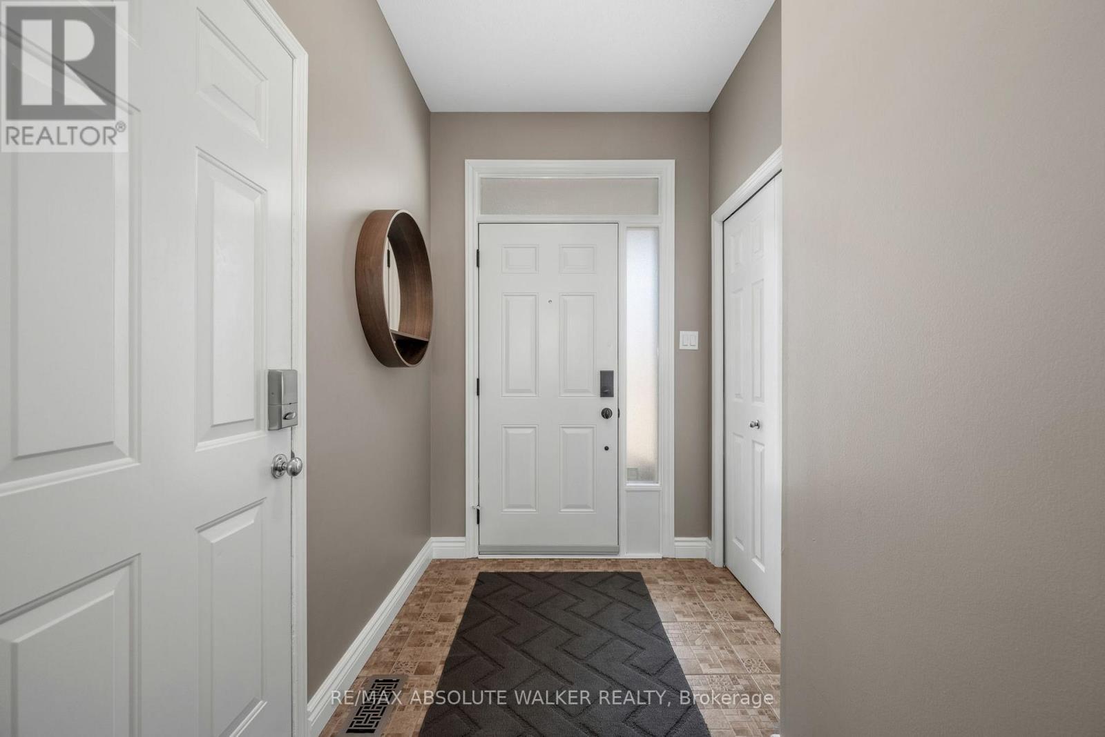 4396 Goldeneye Way, Ottawa, Ontario  K1V 2H9 - Photo 4 - X13174462