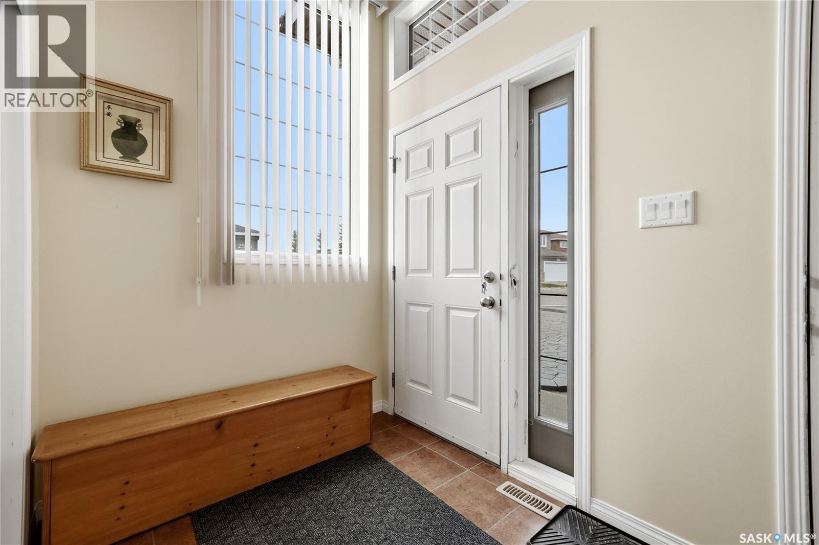 2534 Windsor Park Road, Regina, Saskatchewan  S4V 1K4 - Photo 2 - SK037048
