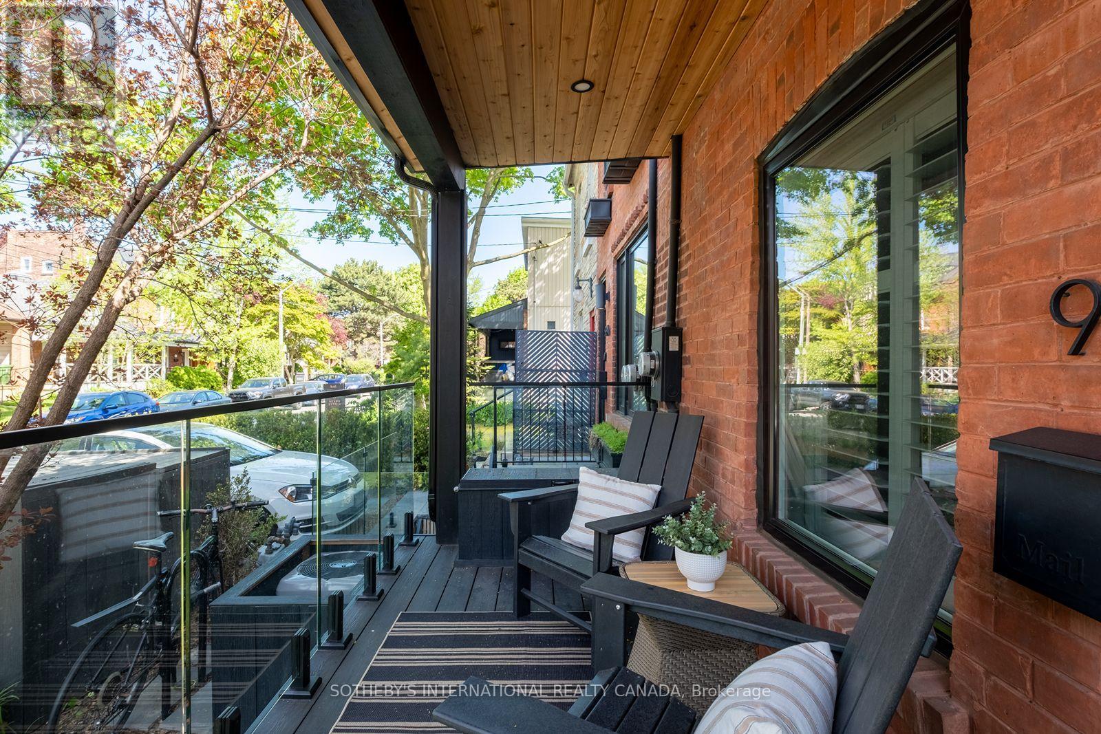 93 Fuller Avenue, Toronto, Ontario  M6R 2C4 - Photo 3 - W13173950