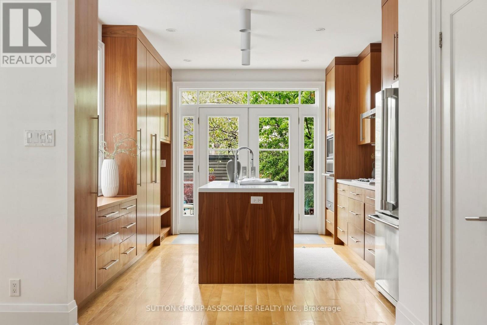204 Beatrice Street, Toronto, Ontario  M6G 3G1 - Photo 11 - C13174378