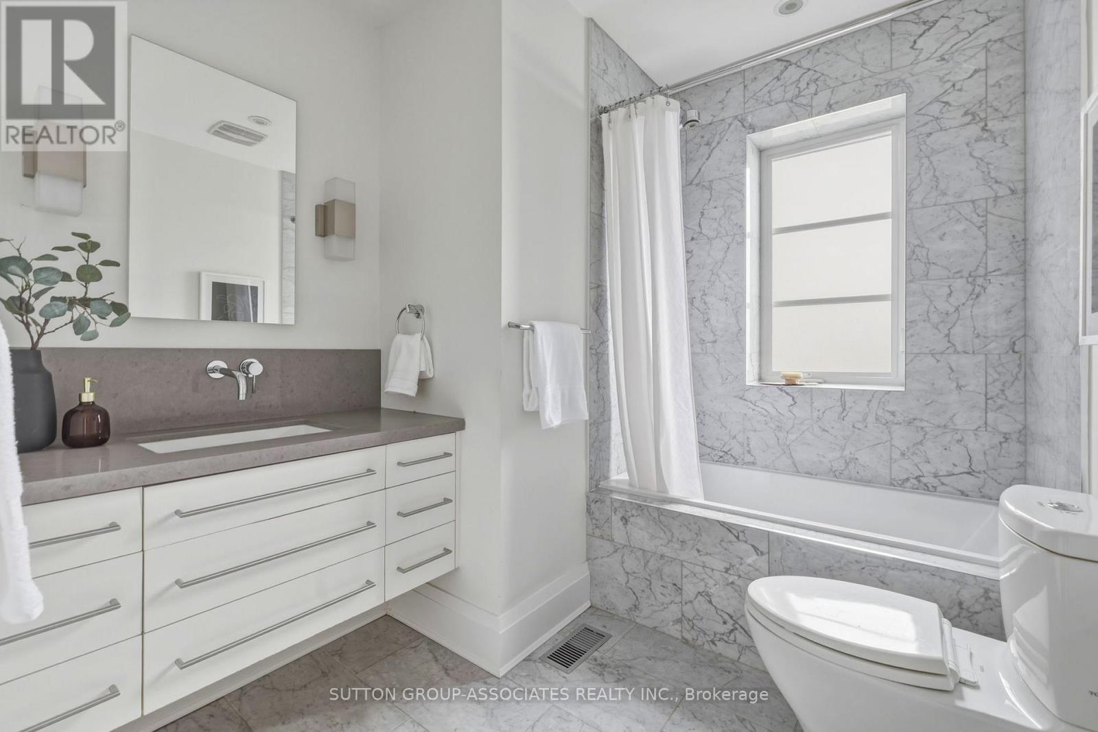 204 Beatrice Street, Toronto, Ontario  M6G 3G1 - Photo 23 - C13174378