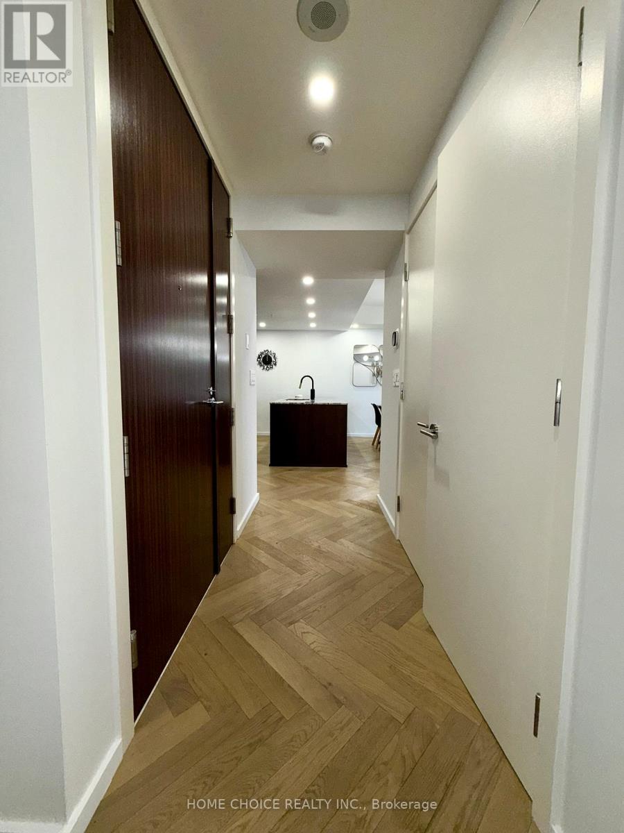180 University Avenue, Toronto, Ontario  M5H 0A2 - Photo 3 - C13174382
