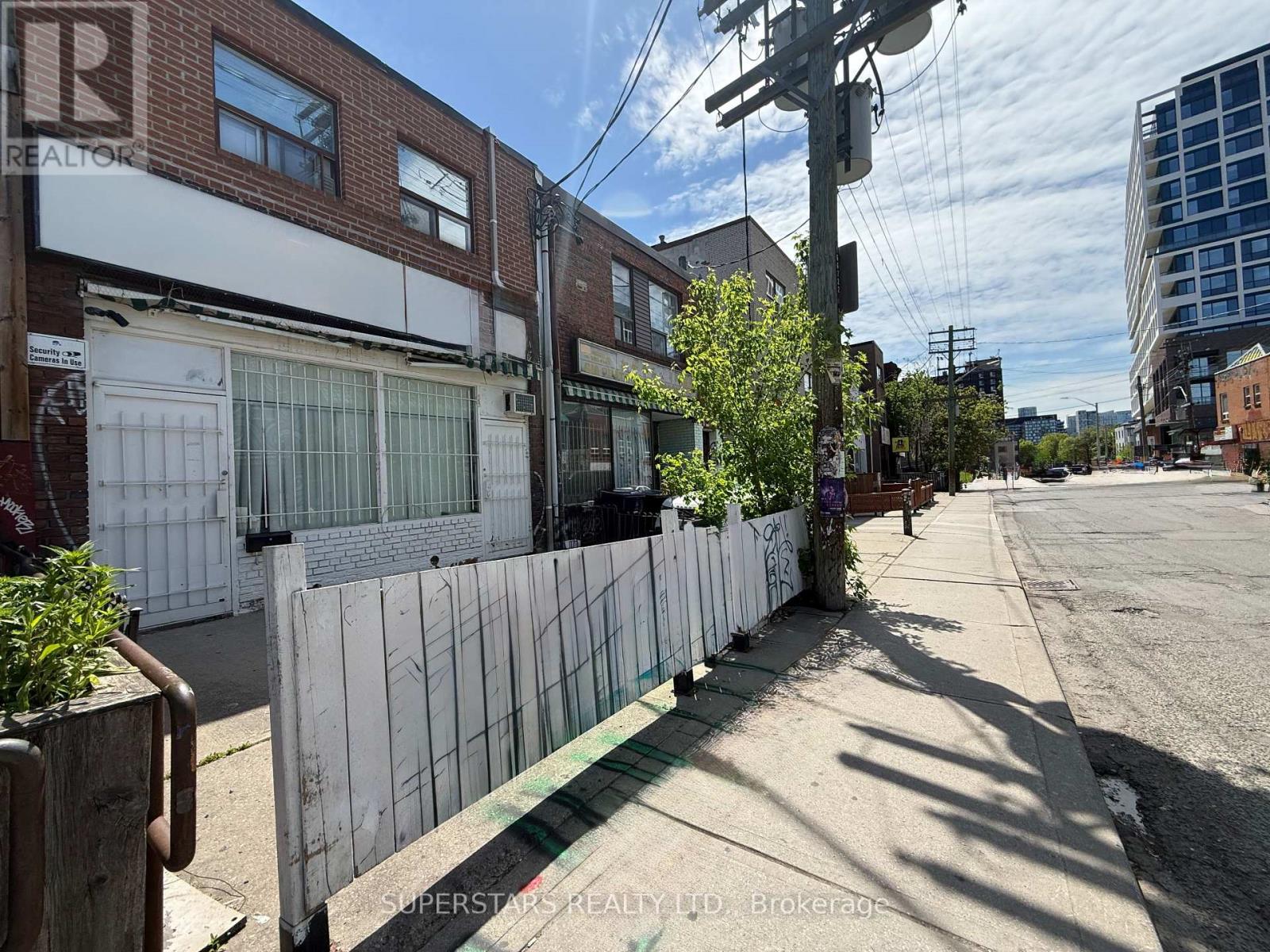 157 Augusta Avenue, Toronto, Ontario  M5T 2L4 - Photo 2 - C13174576