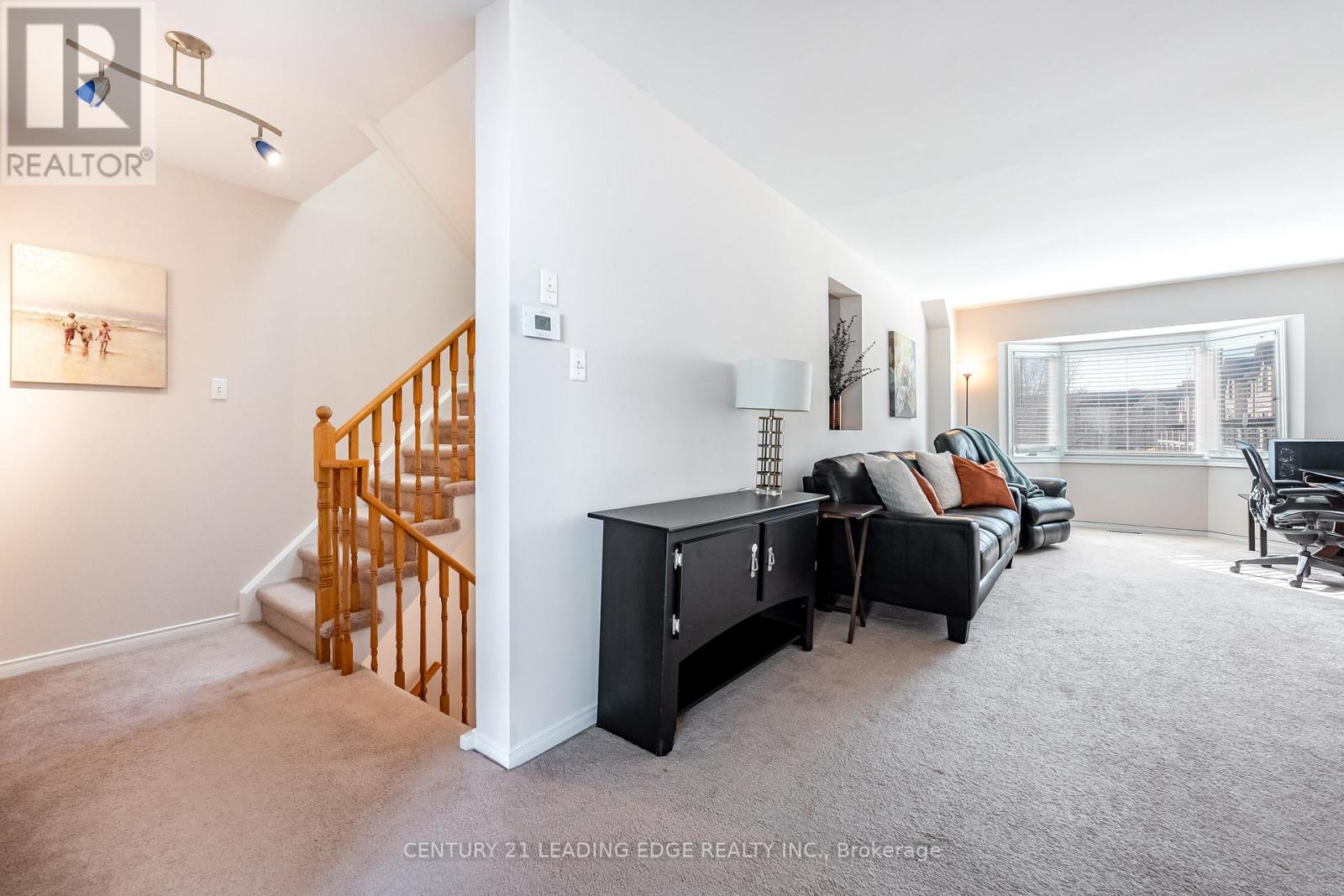 308 Sparrow Circle, Pickering, Ontario  L1V 6Y3 - Photo 11 - E13174546