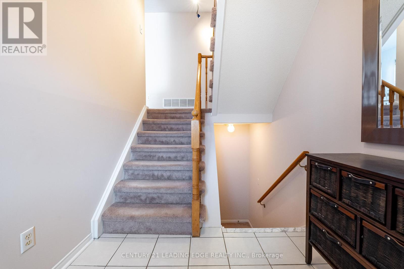 308 Sparrow Circle, Pickering, Ontario  L1V 6Y3 - Photo 9 - E13174546