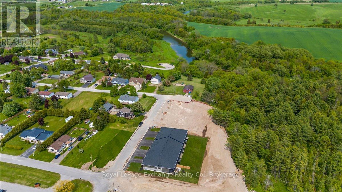 Unit 1 - 321 Arnaud Street, Arran-Elderslie, Ontario  N0G 2N0 - Photo 4 - X13000202
