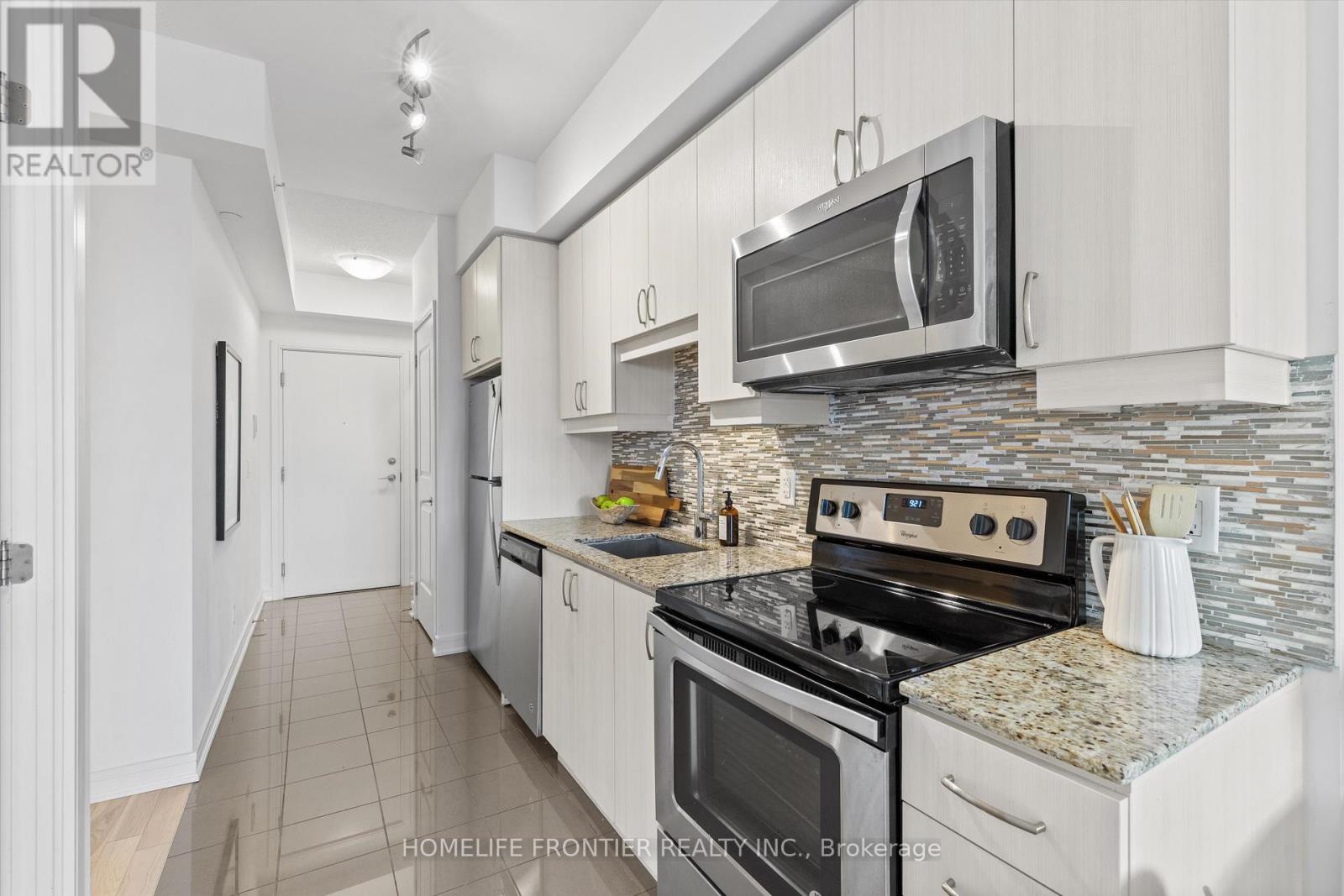 Ne1015 - 9205 Yonge Street, Richmond Hill, Ontario  L4C 6Z2 - Photo 8 - N13174558
