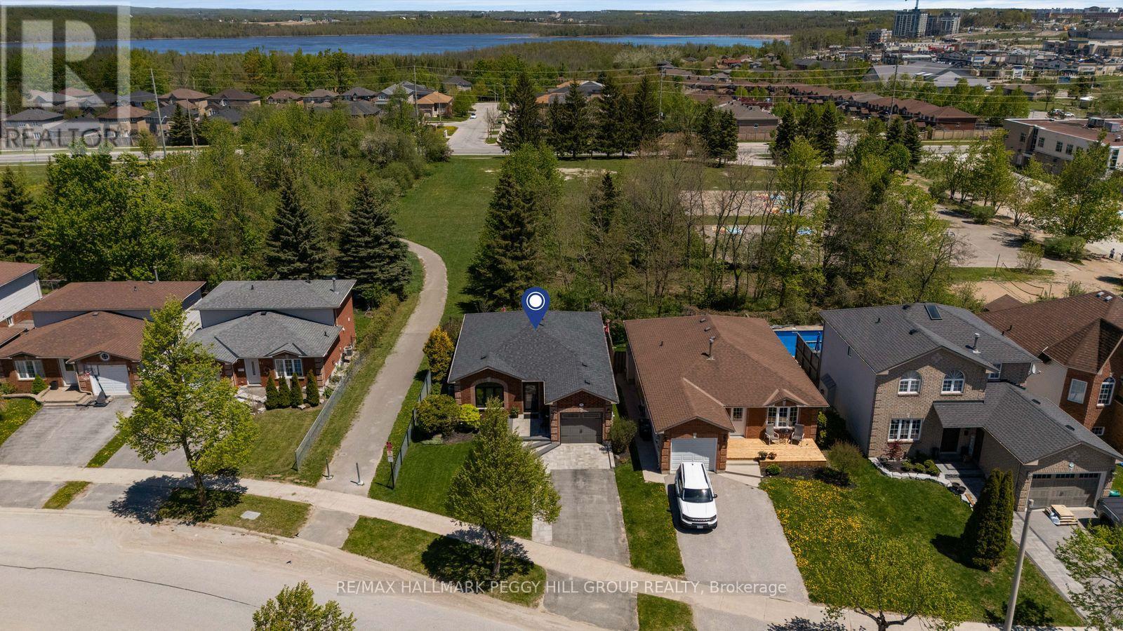 35 Golden Eagle Way, Barrie, Ontario  L4M 6P6 - Photo 2 - S13174328