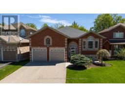 61 MACLAREN AVENUE, Barrie, Ontario