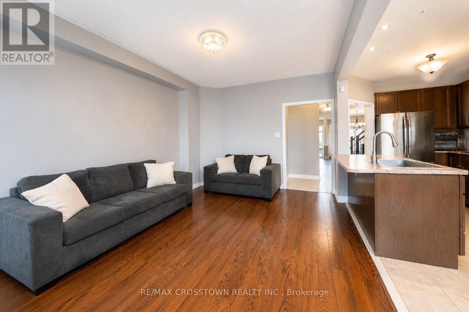 11 Lundigan Drive, Georgina, Ontario  L4P 0C3 - Photo 7 - N13174142