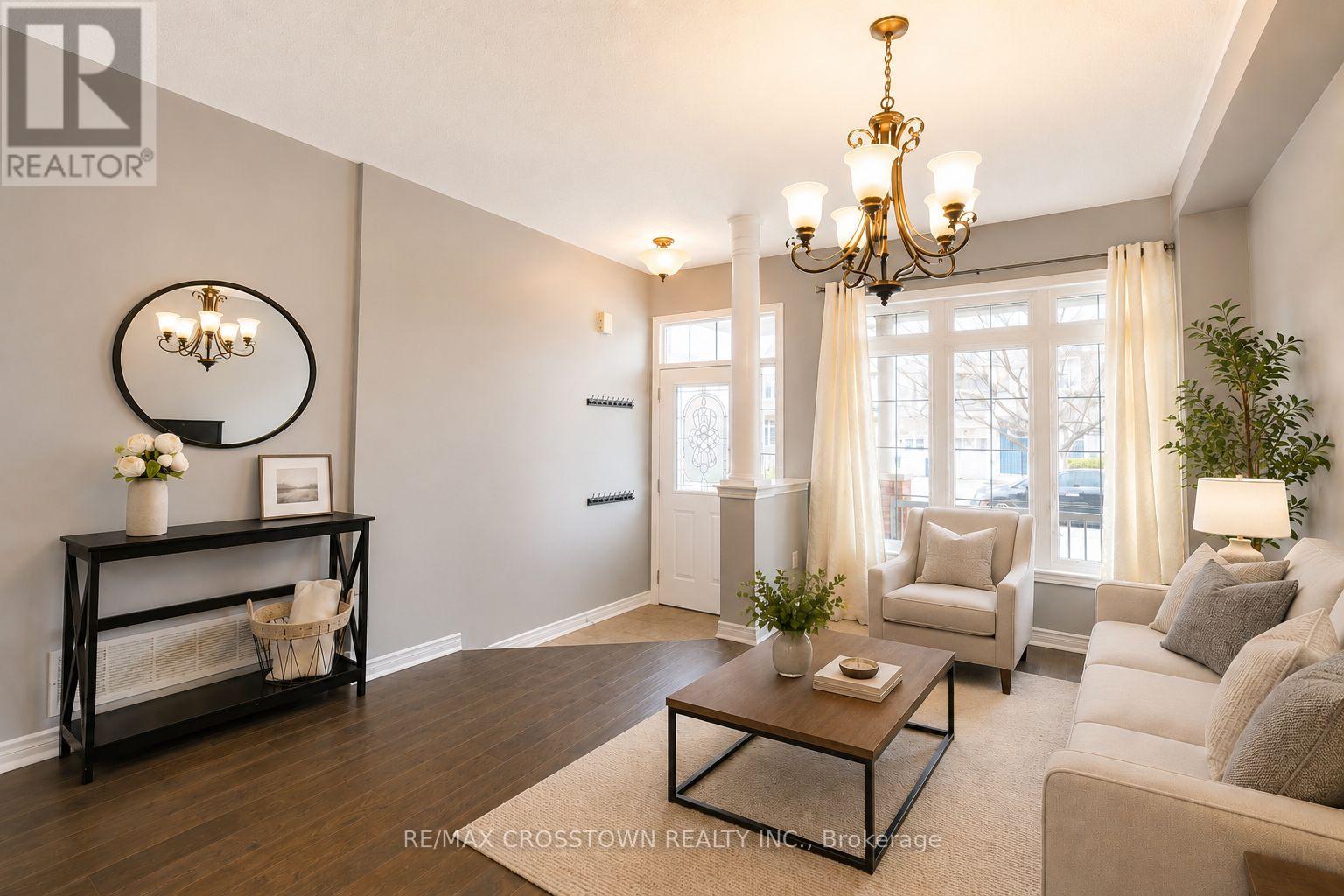 11 Lundigan Drive, Georgina, Ontario  L4P 0C3 - Photo 3 - N13174142