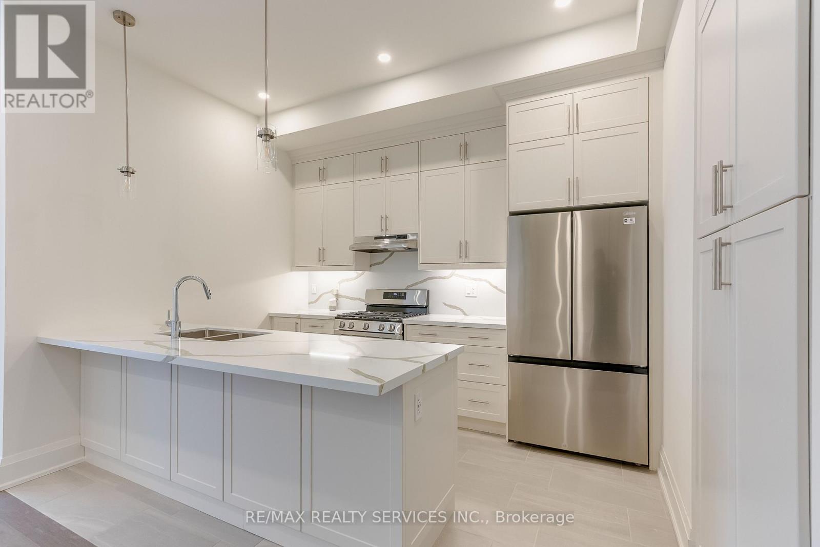 3309 Taha Gardens, Oakville, Ontario  L6M 5R9 - Photo 10 - W13173786