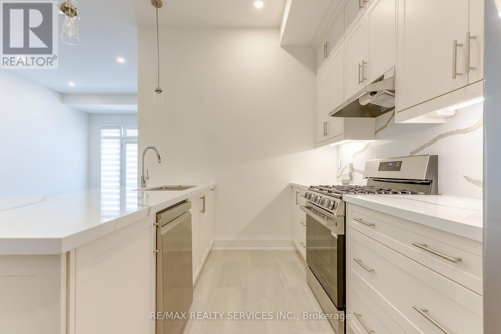 3309 Taha Gardens, Oakville, Ontario  L6M 5R9 - Photo 11 - W13173786
