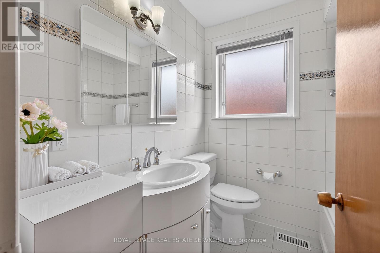 46 Lemonwood Drive, Toronto, Ontario  M9A 4L5 - Photo 32 - W13174352