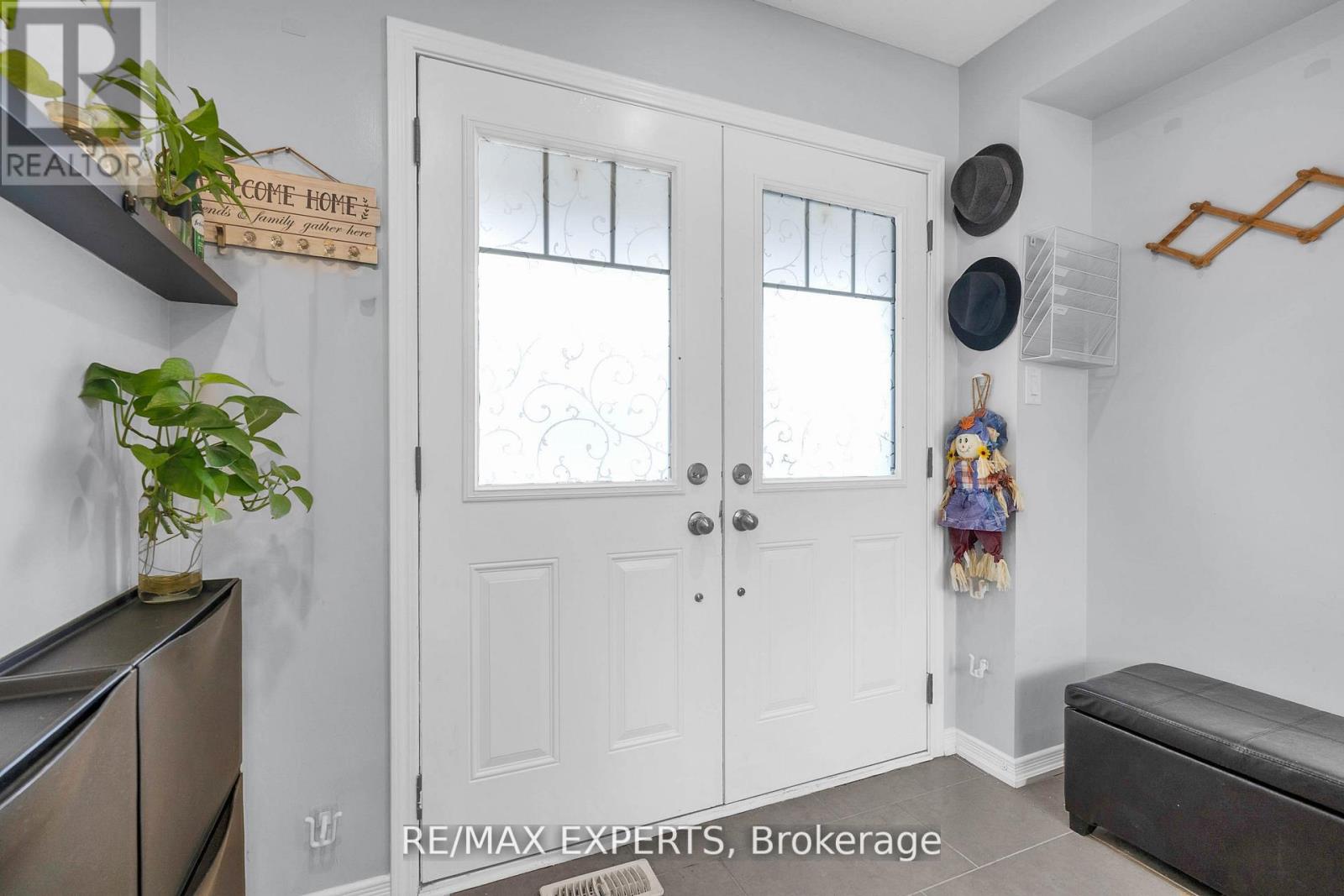 22 Hoover Road, Brampton, Ontario  L7A 4L2 - Photo 5 - W13174364