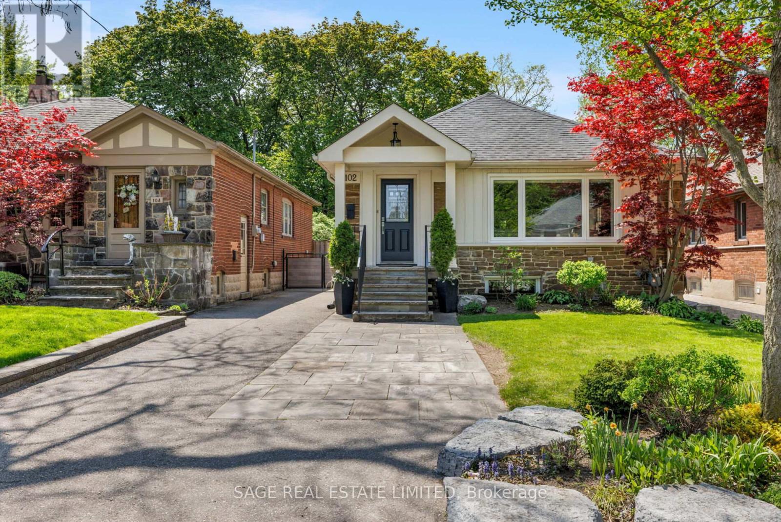 102 HUMBERVALE BOULEVARD, Toronto, Ontario