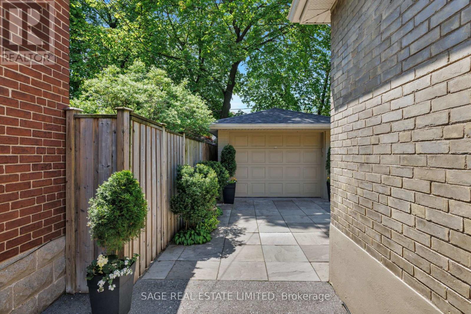 102 Humbervale Boulevard, Toronto, Ontario  M8Y 3P7 - Photo 26 - W13174442