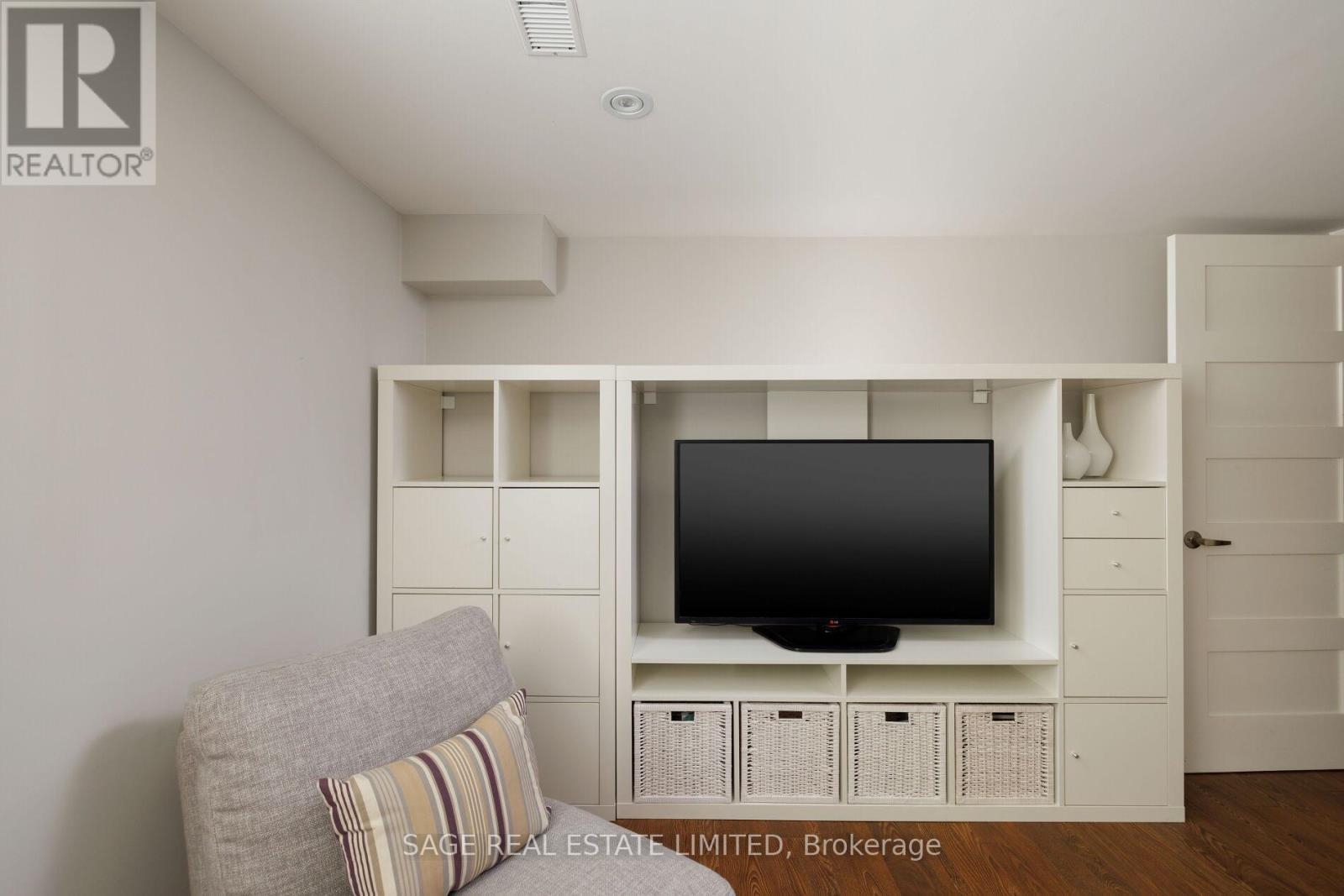 102 Humbervale Boulevard, Toronto, Ontario  M8Y 3P7 - Photo 37 - W13174442