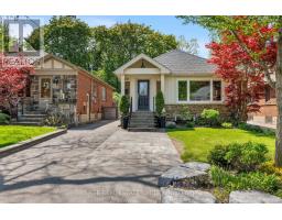 102 HUMBERVALE BOULEVARD, Toronto, Ontario
