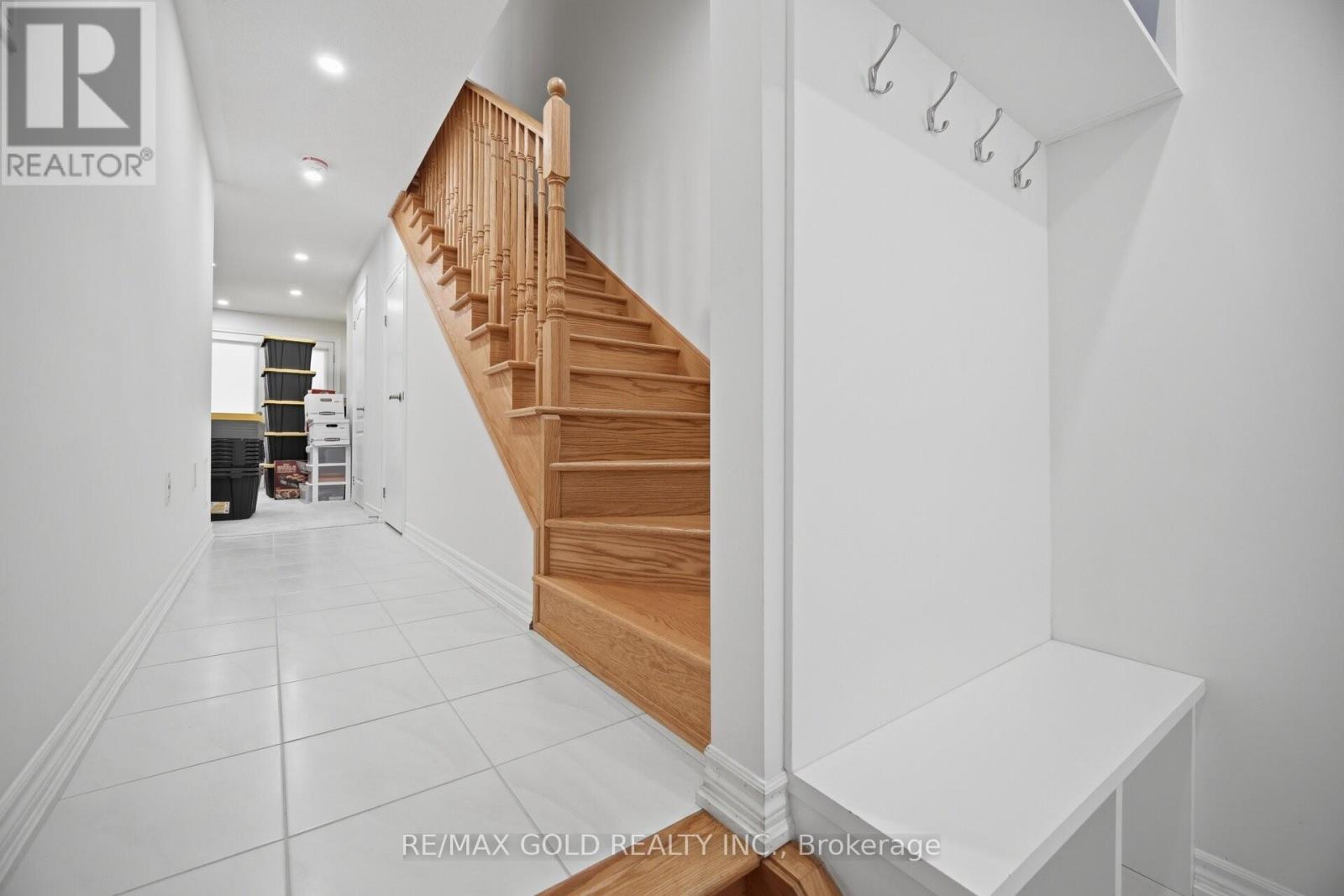 13 Lavinia Road, Brampton, Ontario  L6P 4N7 - Photo 2 - W13174452