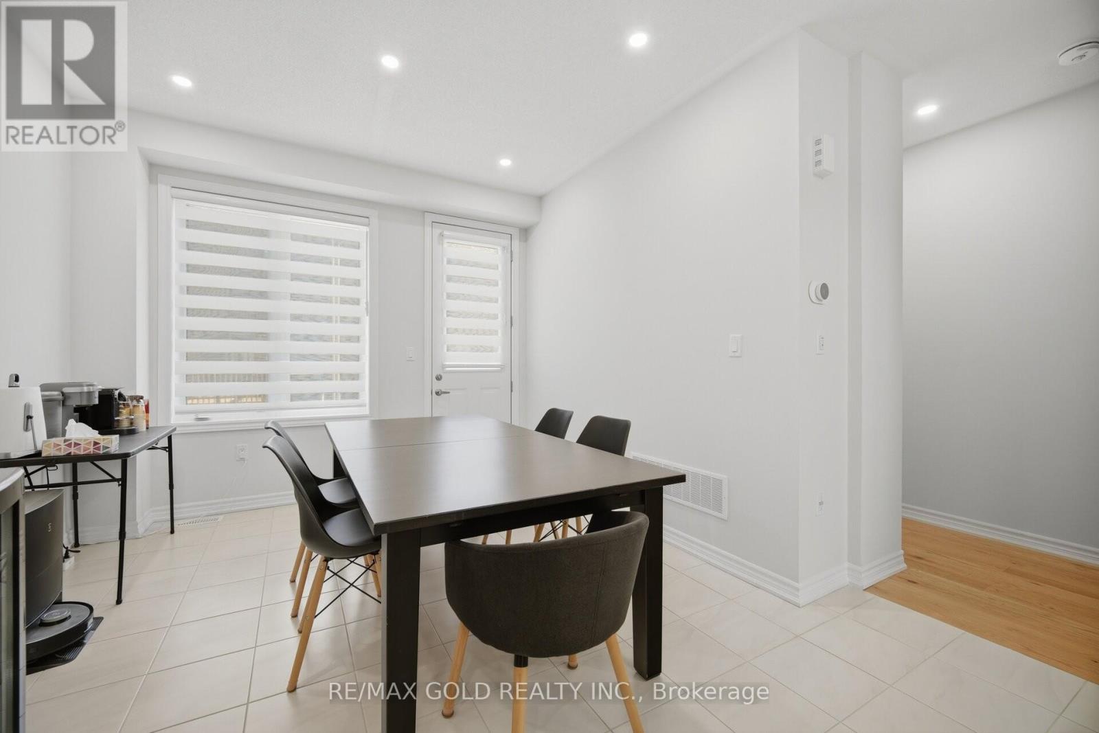 13 Lavinia Road, Brampton, Ontario  L6P 4N7 - Photo 3 - W13174452