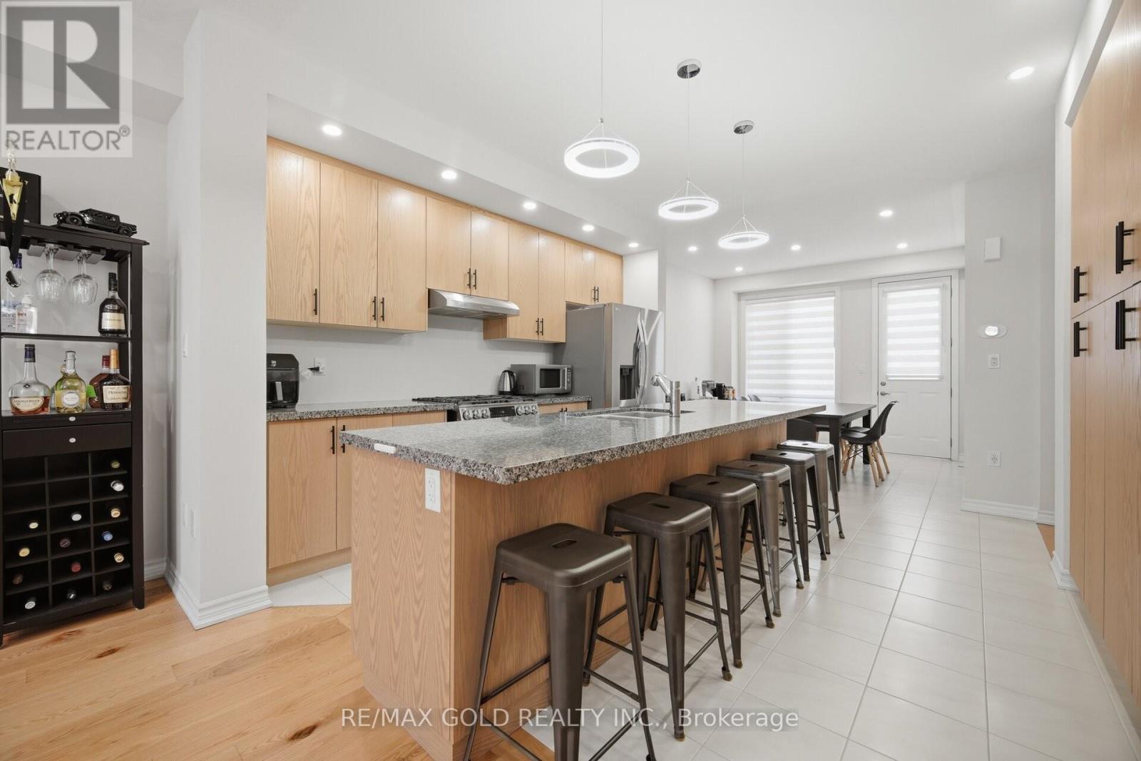 13 Lavinia Road, Brampton, Ontario  L6P 4N7 - Photo 5 - W13174452