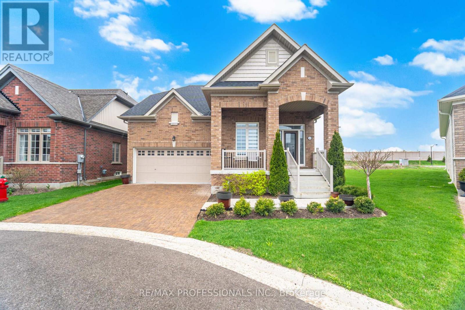 40 Bluestone Crescent, Brampton, Ontario  L6R 4B8 - Photo 2 - W13174470