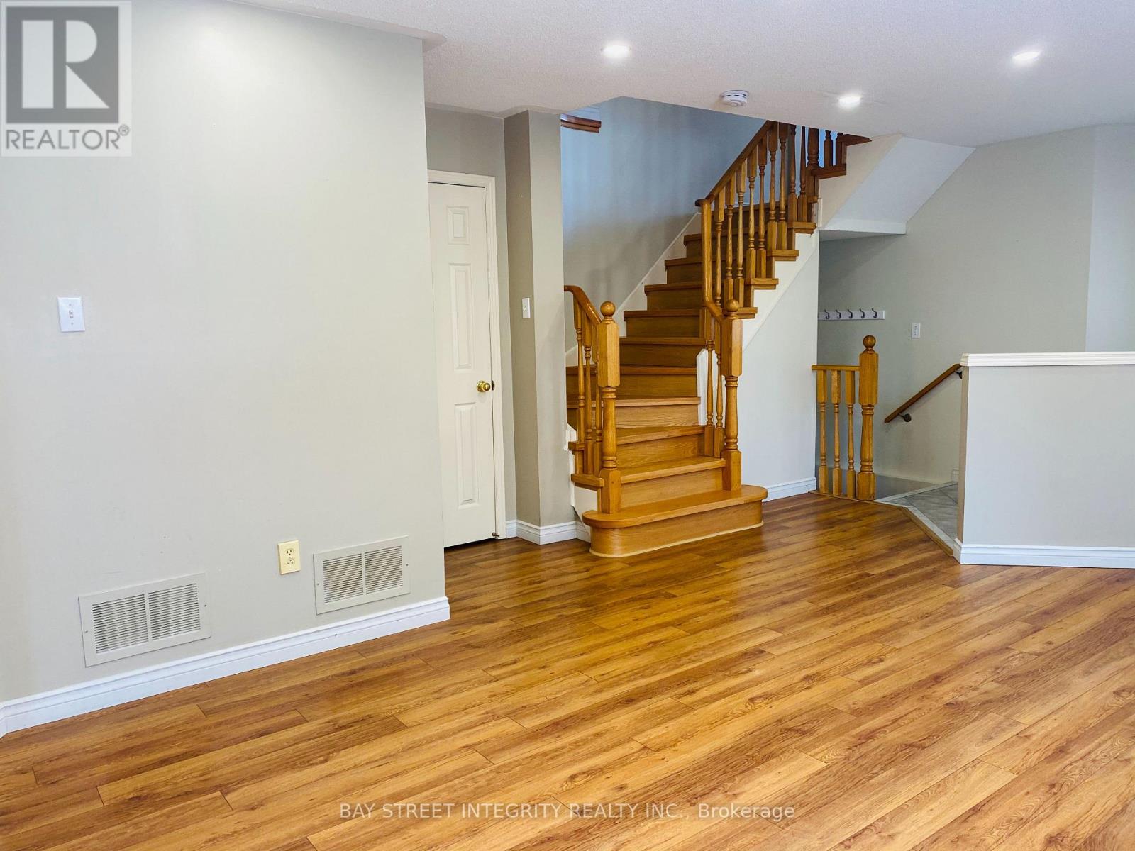 2087 Golden Orchard Trail, Oakville, Ontario  L6M 3W8 - Photo 2 - W13174484