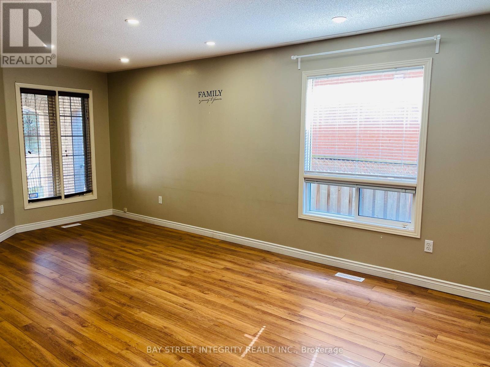 2087 Golden Orchard Trail, Oakville, Ontario  L6M 3W8 - Photo 3 - W13174484