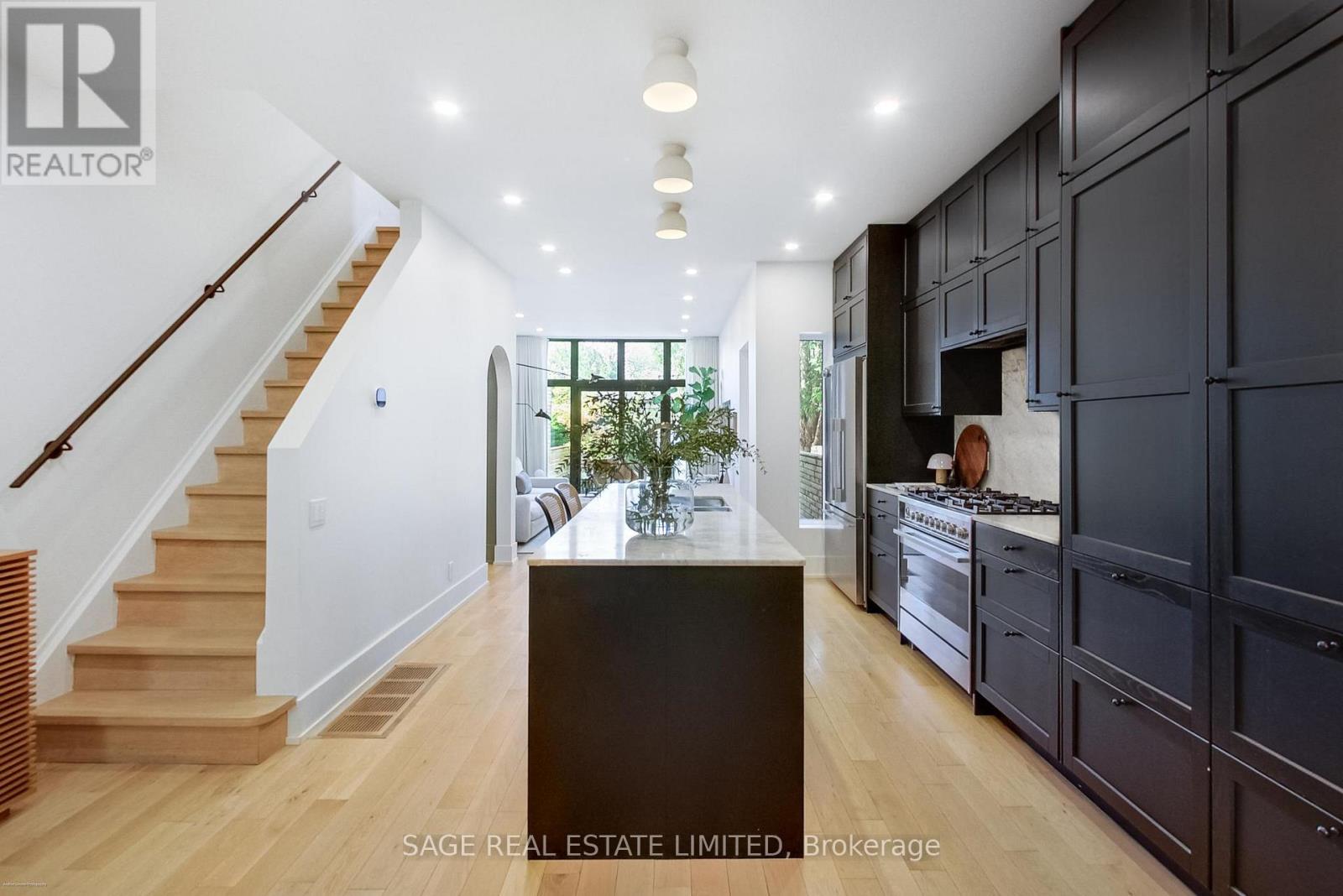 88 Galley Avenue, Toronto, Ontario  M6R 1H1 - Photo 11 - W13174516