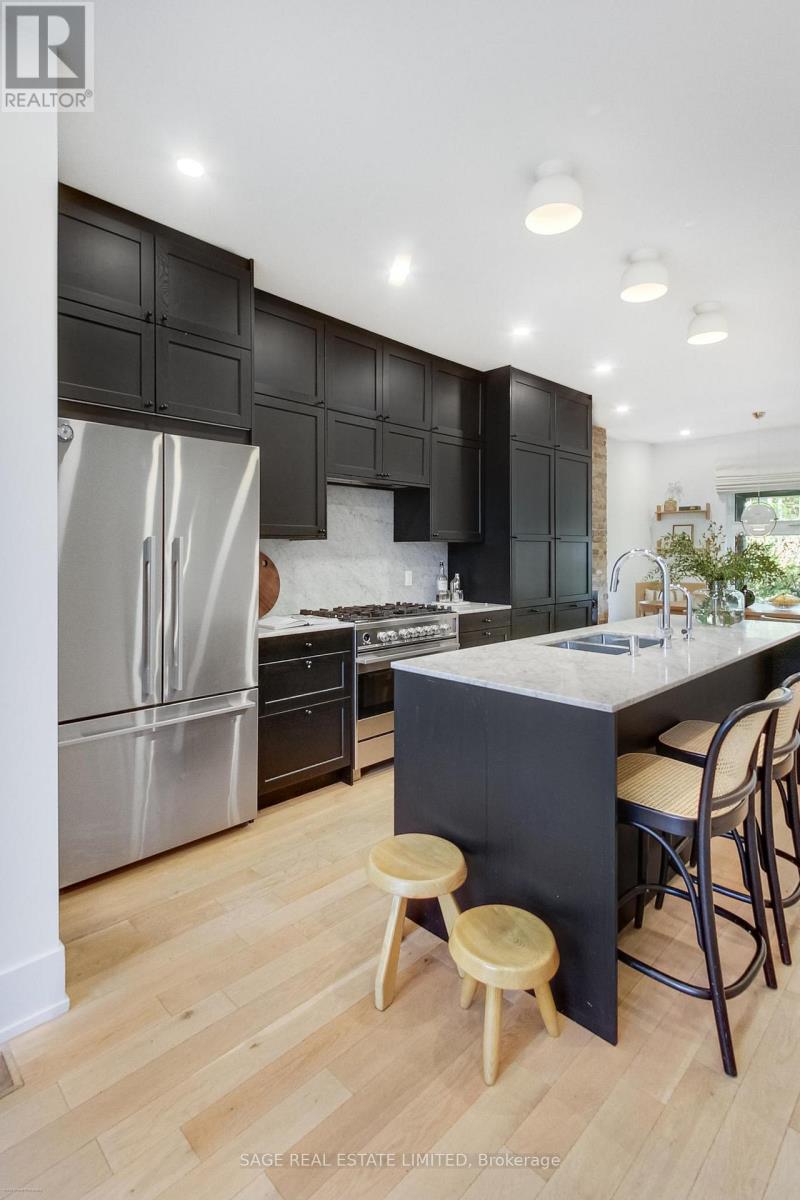 88 Galley Avenue, Toronto, Ontario  M6R 1H1 - Photo 14 - W13174516