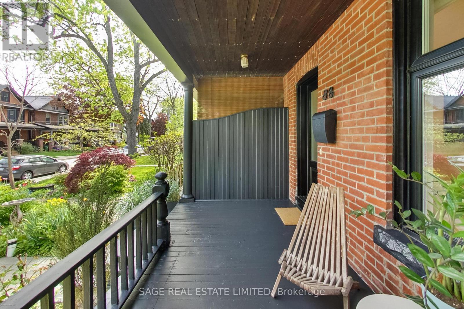 88 Galley Avenue, Toronto, Ontario  M6R 1H1 - Photo 4 - W13174516