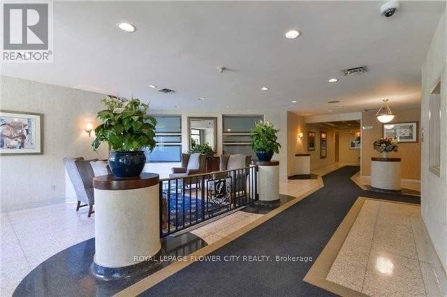 303 - 12 Laurelcrest Street, Brampton, Ontario  L6S 5Y4 - Photo 2 - W13174560