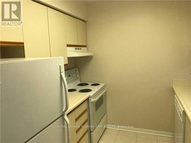 303 - 12 Laurelcrest Street, Brampton, Ontario  L6S 5Y4 - Photo 6 - W13174560