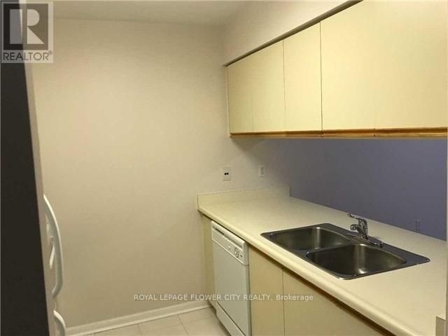 303 - 12 Laurelcrest Street, Brampton, Ontario  L6S 5Y4 - Photo 7 - W13174560