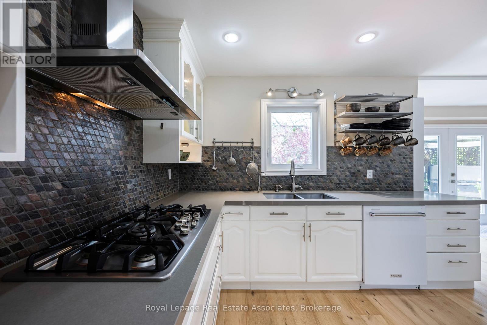 7 Nixon Crescent, Halton Hills, Ontario  L7G 5K4 - Photo 11 - W13174592