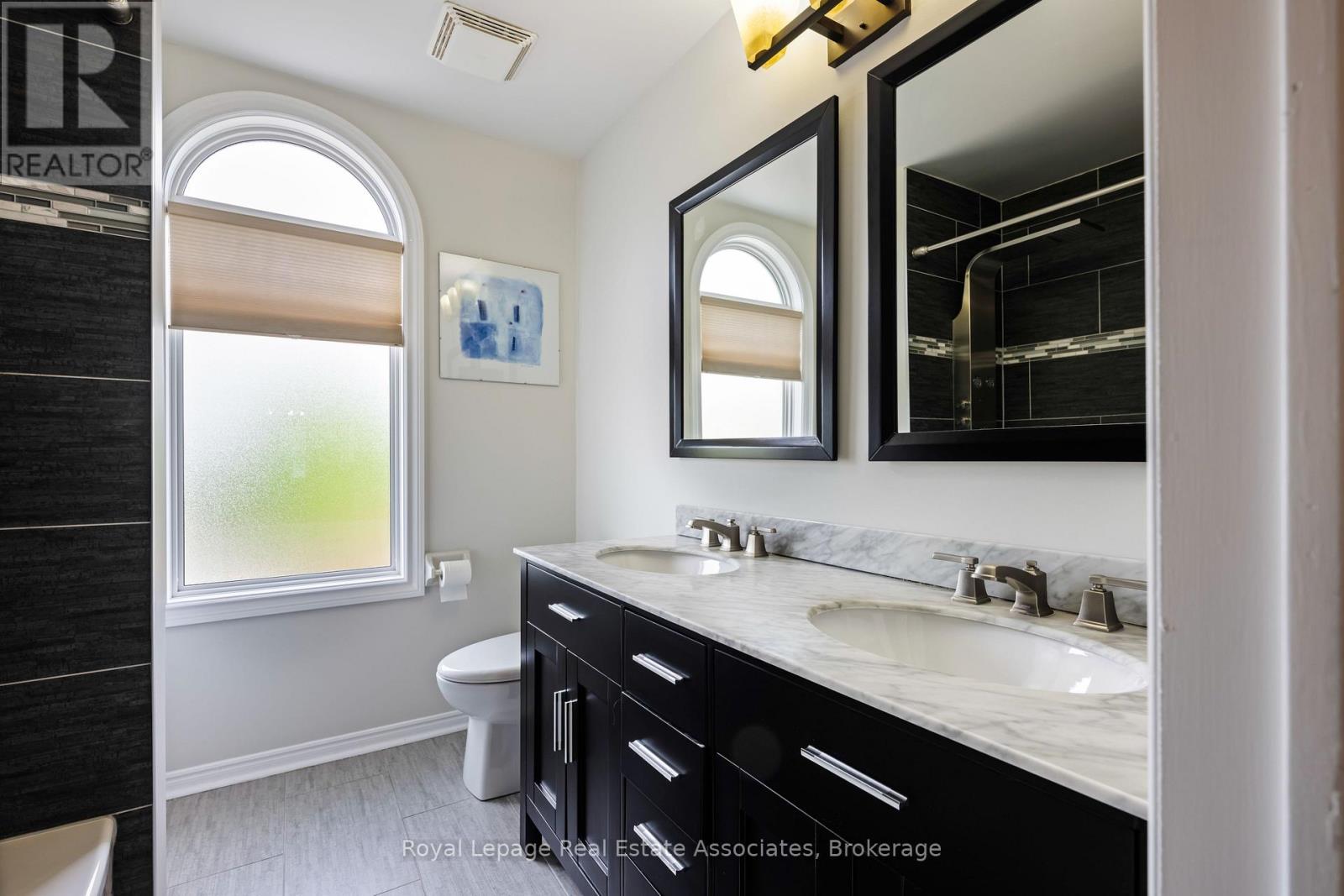 7 Nixon Crescent, Halton Hills, Ontario  L7G 5K4 - Photo 28 - W13174592