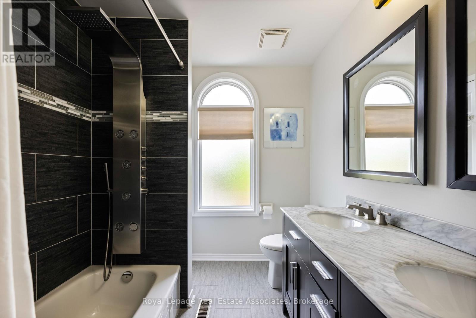 7 Nixon Crescent, Halton Hills, Ontario  L7G 5K4 - Photo 29 - W13174592