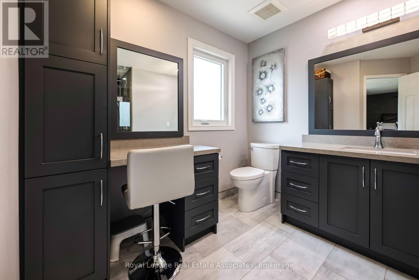 7 Nixon Crescent, Halton Hills, Ontario  L7G 5K4 - Photo 35 - W13174592