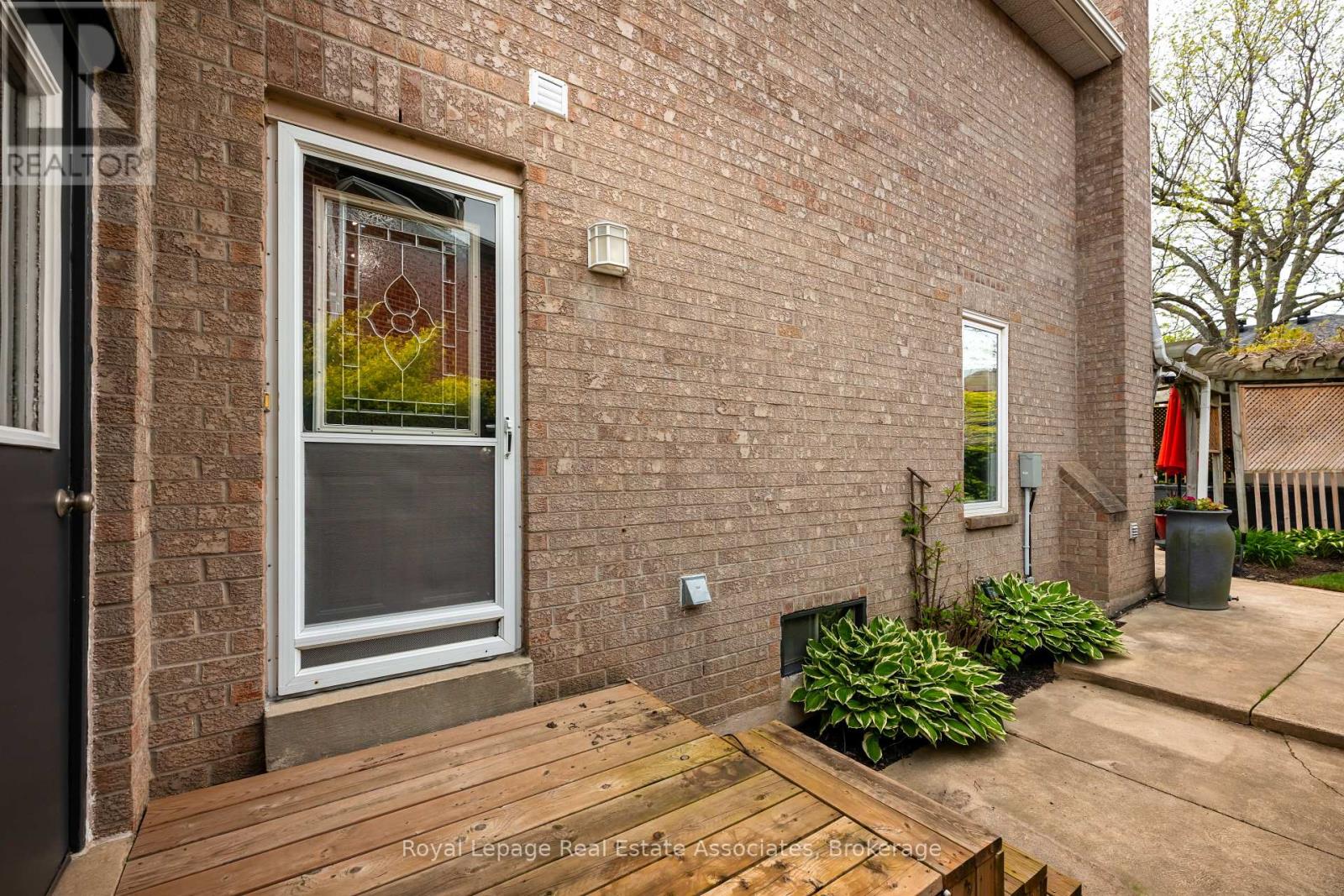 7 Nixon Crescent, Halton Hills, Ontario  L7G 5K4 - Photo 43 - W13174592