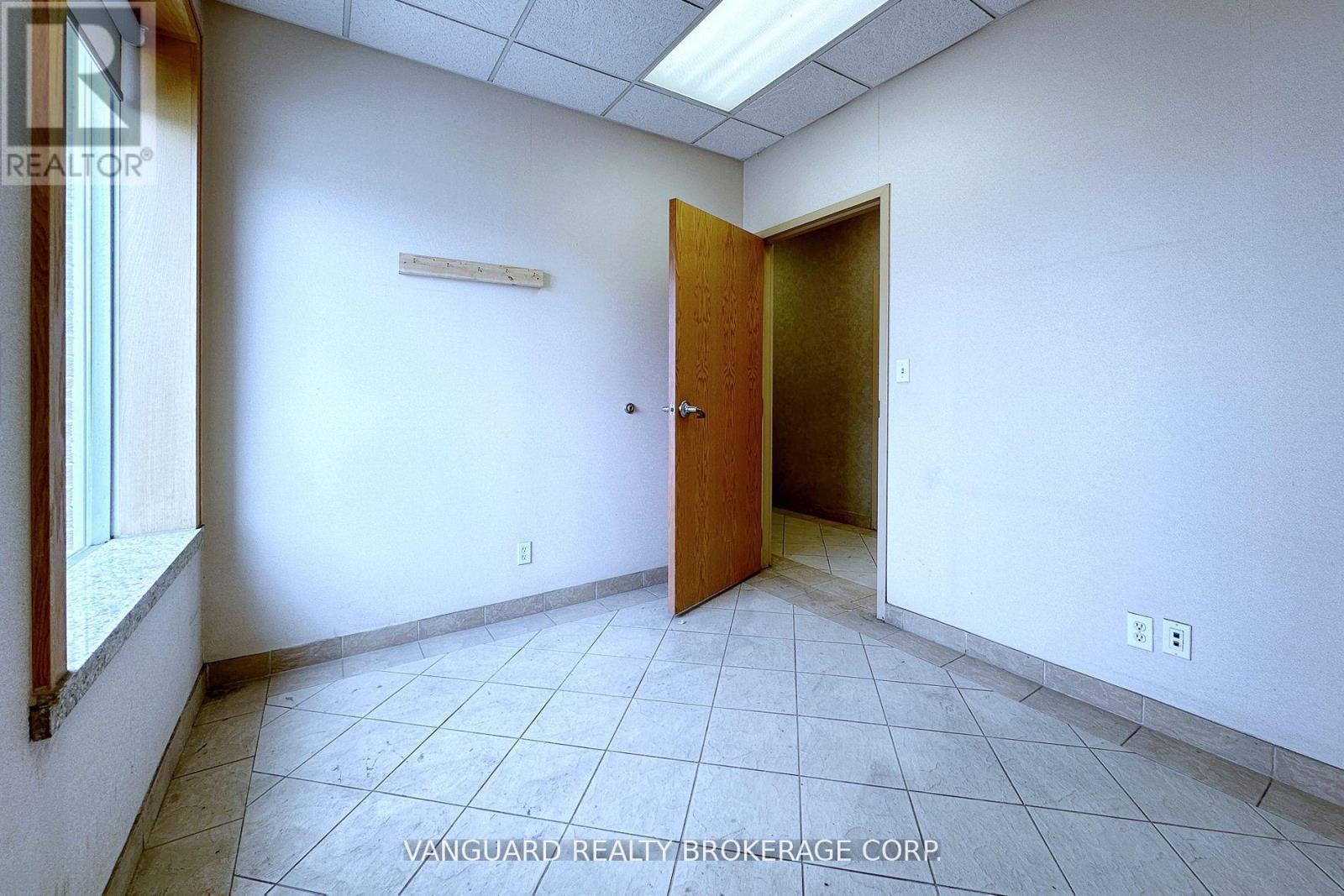 42 Stafford Drive, Brampton, Ontario  L6W 1L4 - Photo 6 - W13174646