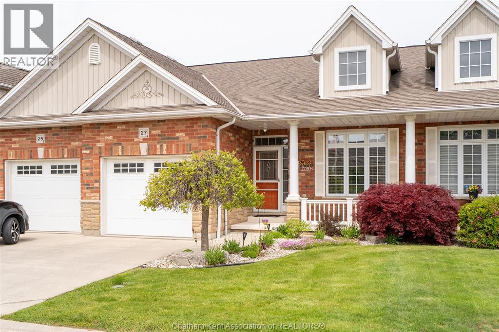 MLS# 26012042: 27 McIntosh AVENUE, Chatham, Canada