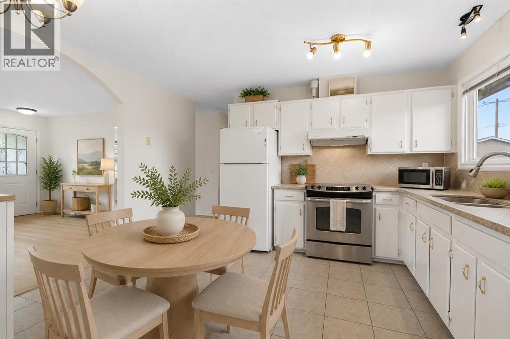 268 Madeira Place NE, Calgary, Alberta  T2A 5T1 - Photo 3 - A2307054