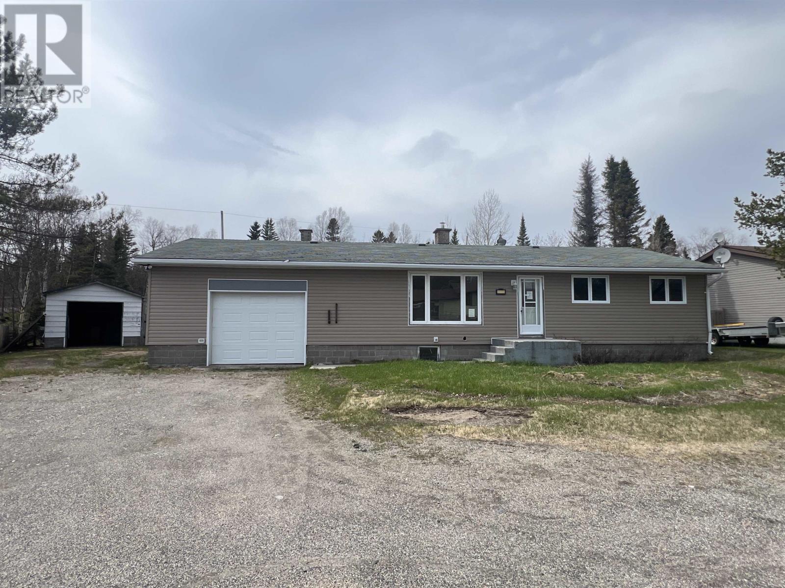 45 Aspendale Dr W, Marathon, Ontario  P0T 2E0 - Photo 1 - TB2601194