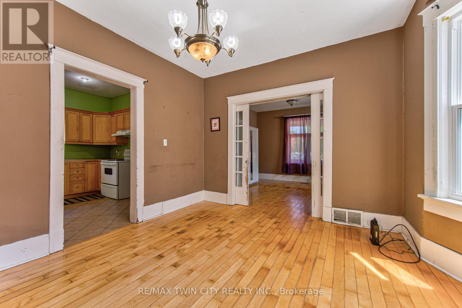 22 Herlan Avenue, Kitchener, Ontario  N2G 4K3 - Photo 14 - X13174294