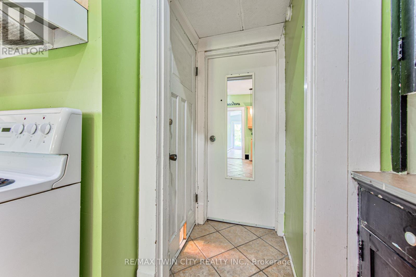 22 Herlan Avenue, Kitchener, Ontario  N2G 4K3 - Photo 8 - X13174294