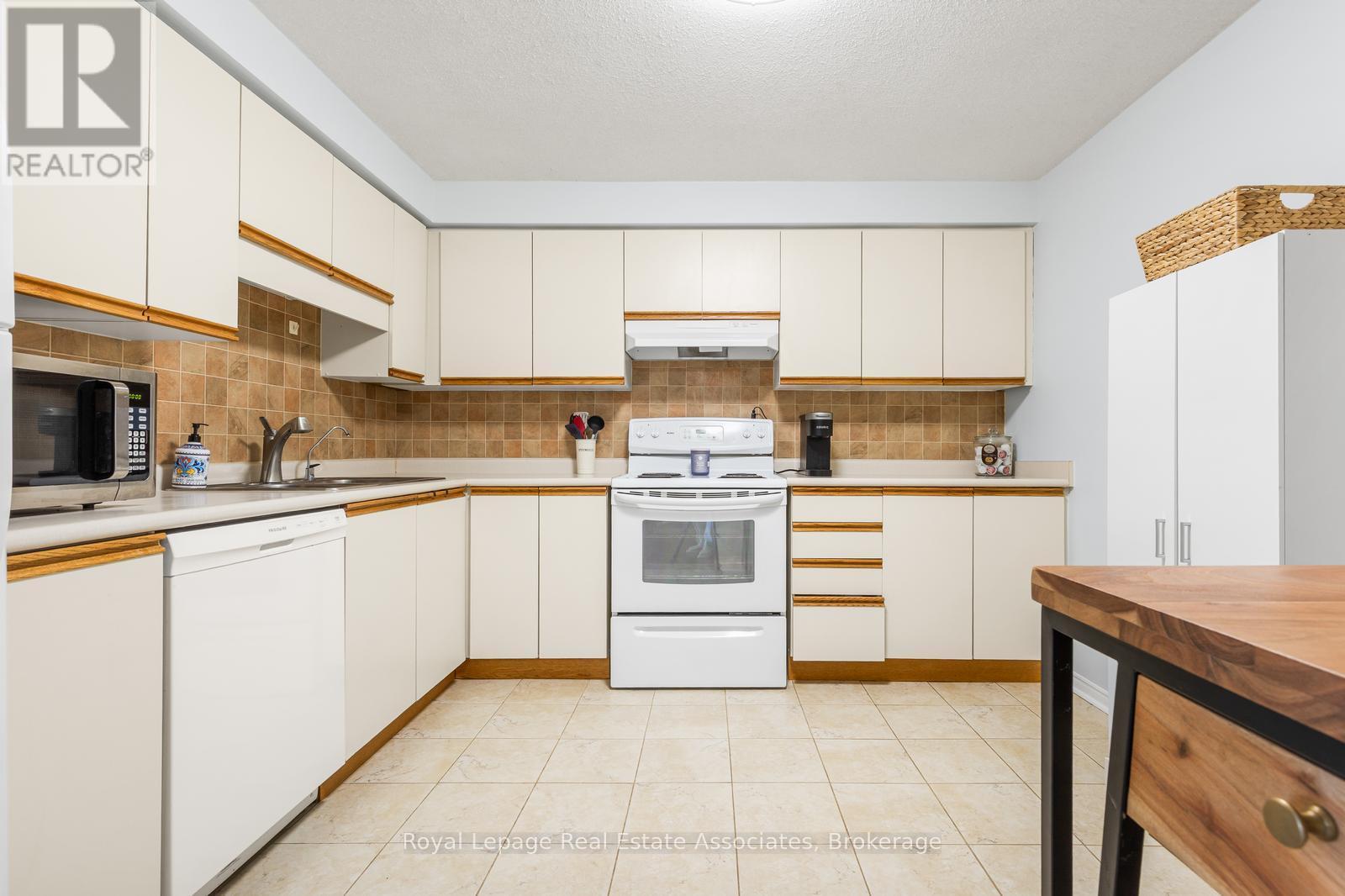 1502 - 55 Green Valley Drive, Kitchener, Ontario  N2P 1Z6 - Photo 14 - X13174324