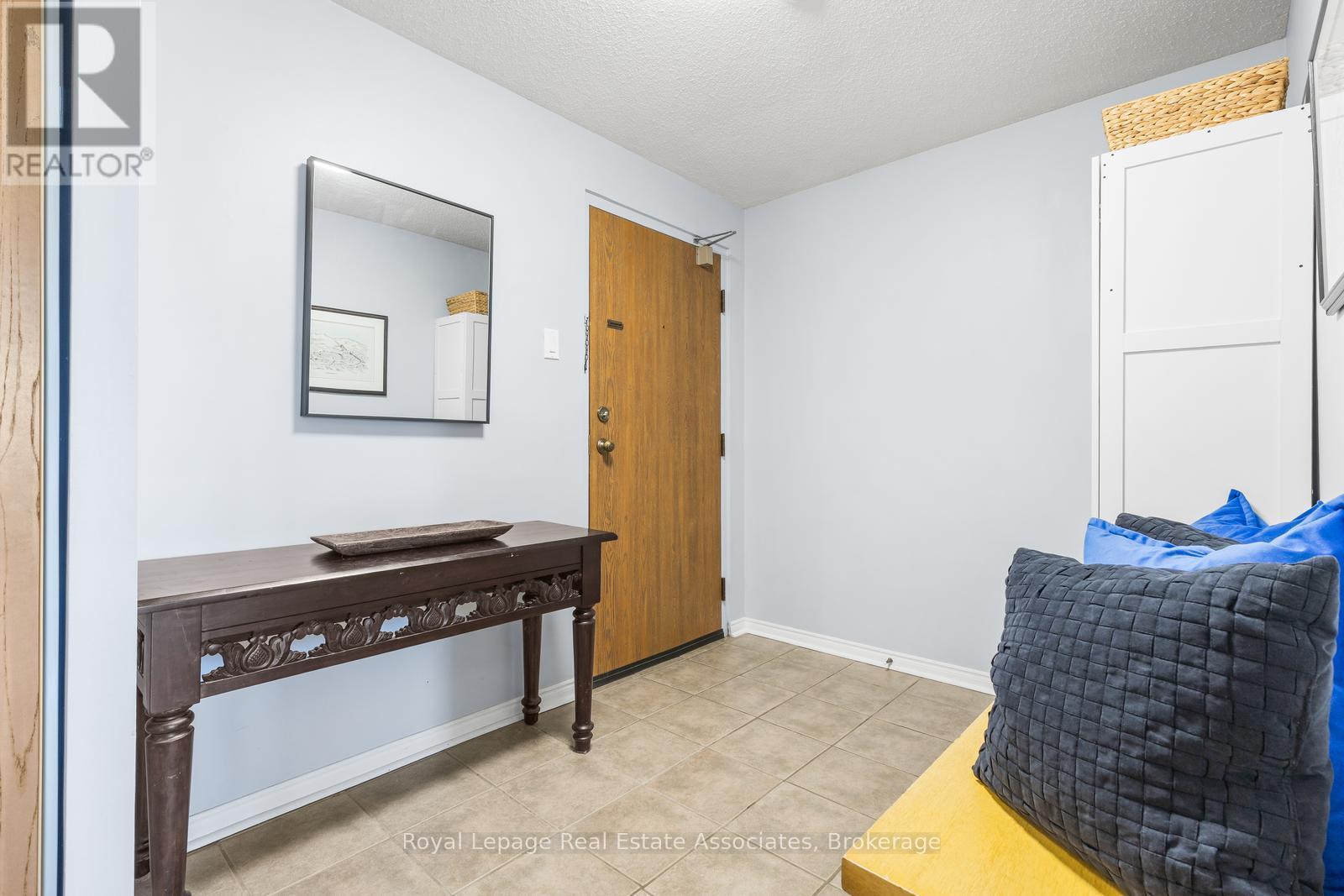 1502 - 55 Green Valley Drive, Kitchener, Ontario  N2P 1Z6 - Photo 2 - X13174324