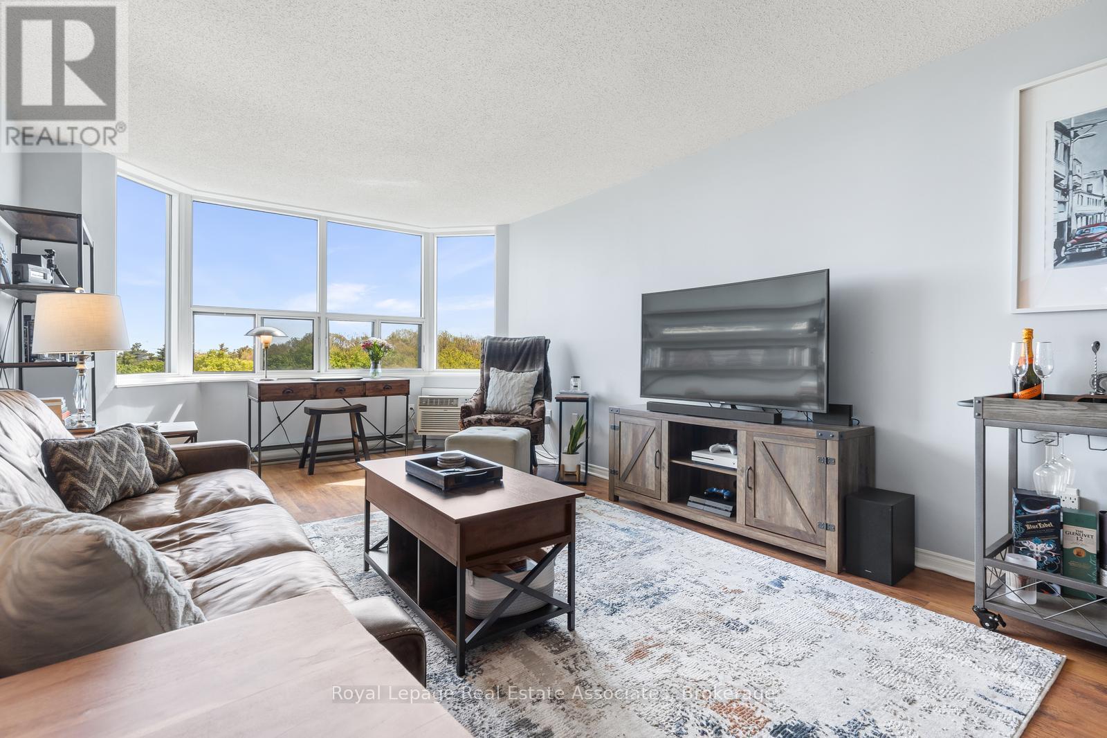 1502 - 55 Green Valley Drive, Kitchener, Ontario  N2P 1Z6 - Photo 6 - X13174324