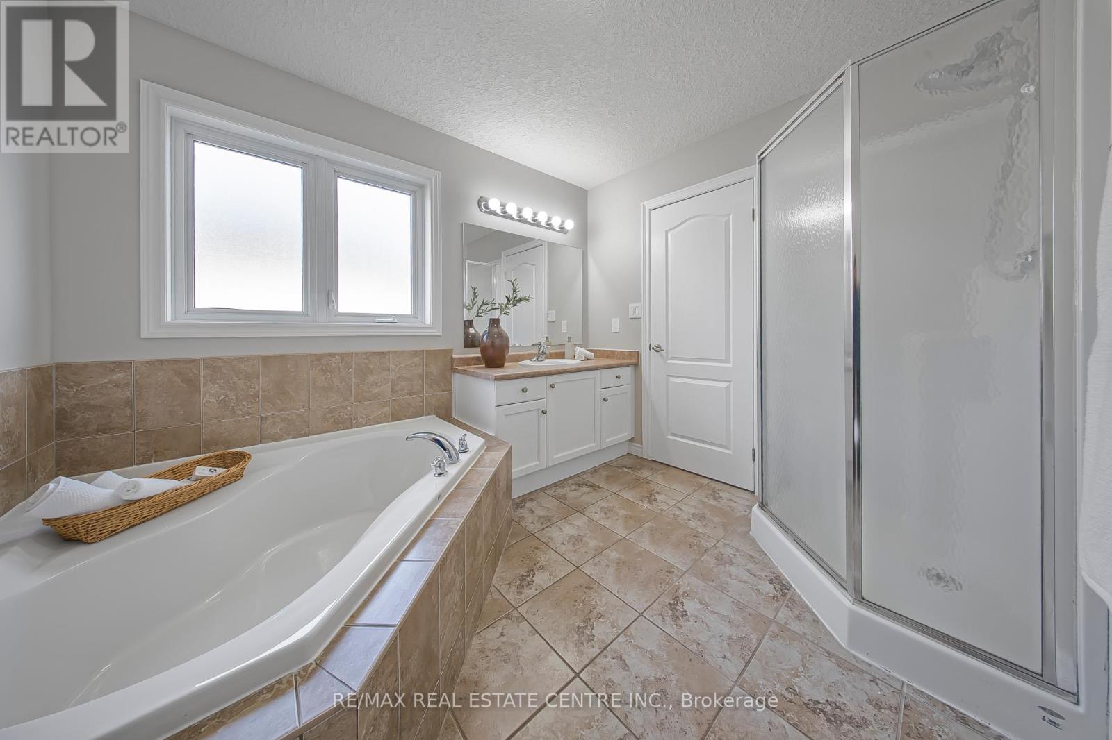 864 Frontenac Crescent, Woodstock, Ontario  N4V 0A8 - Photo 19 - X13174400